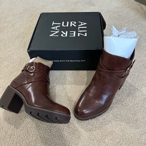 Naturalizer Women's Rich Brown Ankle Booties